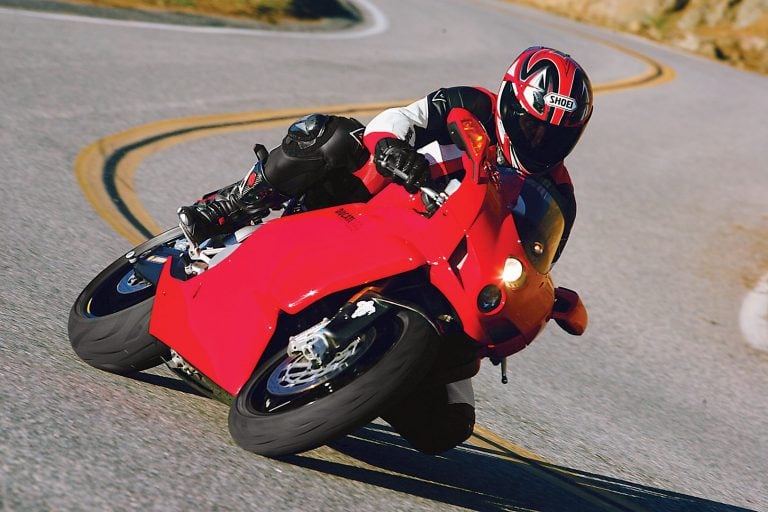 2005 MV Agusta F4 vs. Ducati 999R | Superbike Motorcycle Comparision