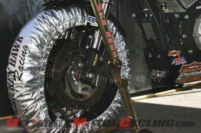 2011-motorcycle-tire-warmers-how-they-work (1)