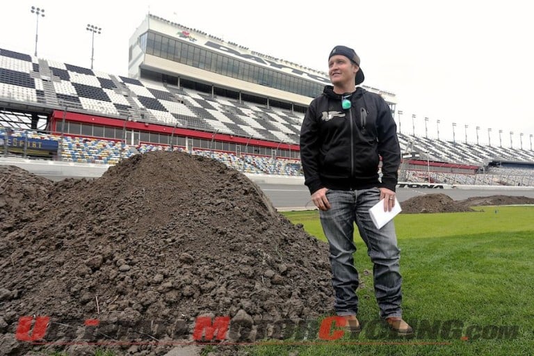 2014 Daytona Supercross | Carmichael Visits as Construction Begins