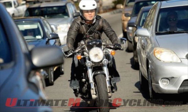 Lane Splitting Motorcyclists Safer in Traffic, Study Says