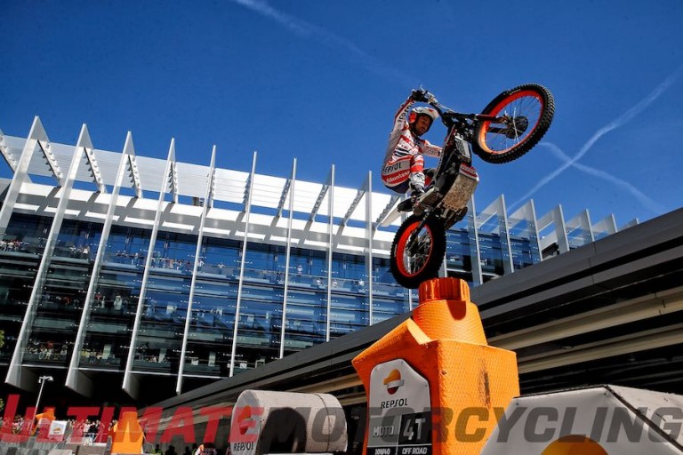 Toni Bou & Company Entertain at Campus Repsol | Video