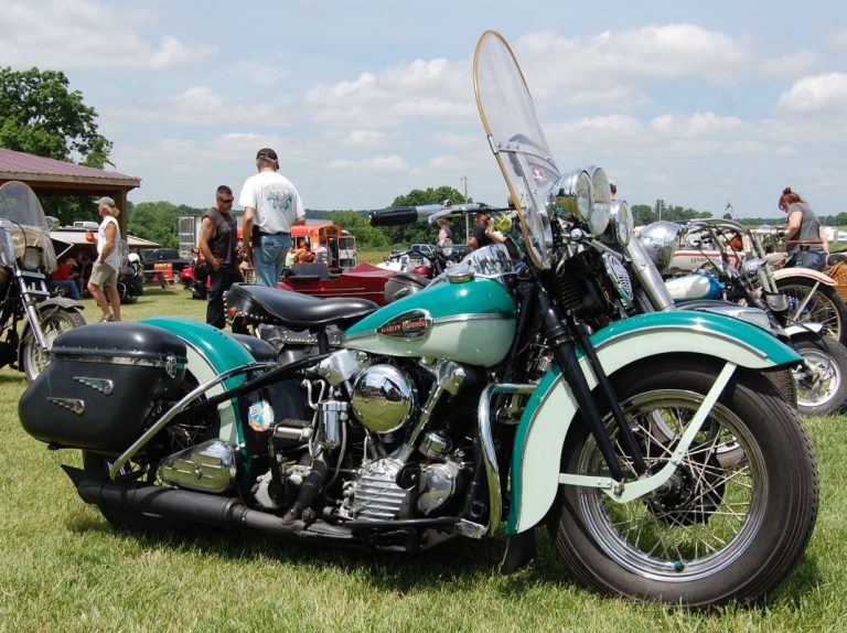 Knuckle Shuffle Rocks Wisconsin | Fundraiser Recap with Vintage Harleys (Gallery)
