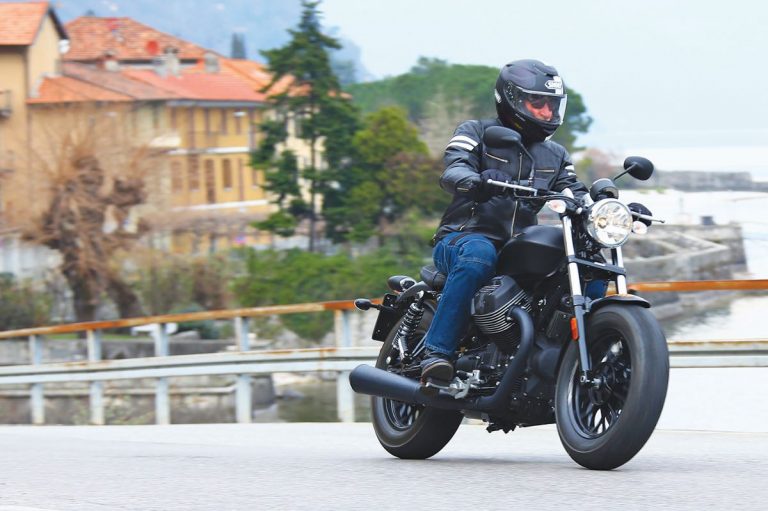 2016 Moto Guzzi V9 Bobber & Roamer Test | On the Shores of Lake Como