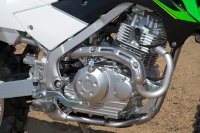 2017 Kawasaki KLX140G Review - motor