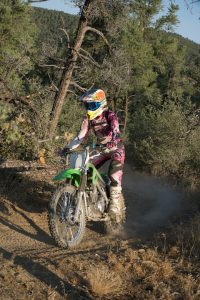 2017 Kawasaki KLX140G Review - Cornering