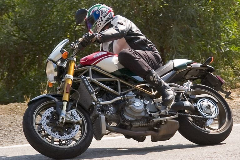 2008 Ducati Monster S4R S Tricolore Review | Italian Canyon Carver