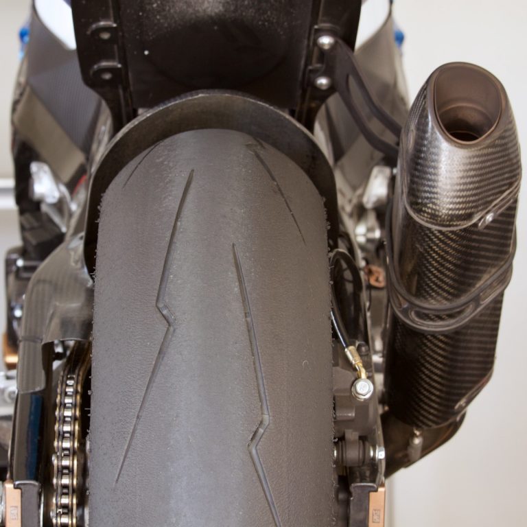 Pirelli Diable Supercorsa SP V2 Tire Test - Superbike