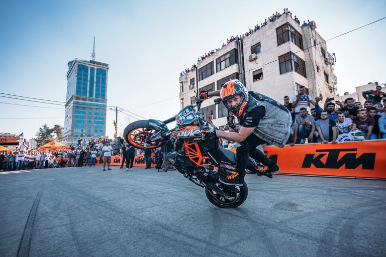 Rok Bagoros stunting KTM in Palestine