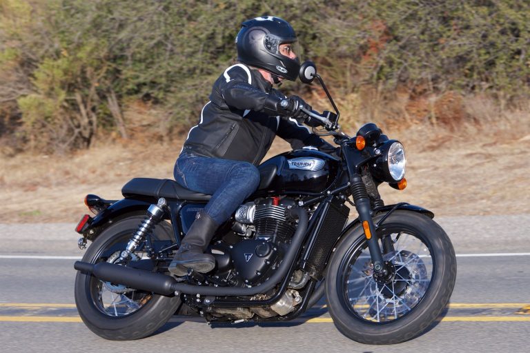 2017 Triumph Bonneville T100 Black Review | Dark, Good Times