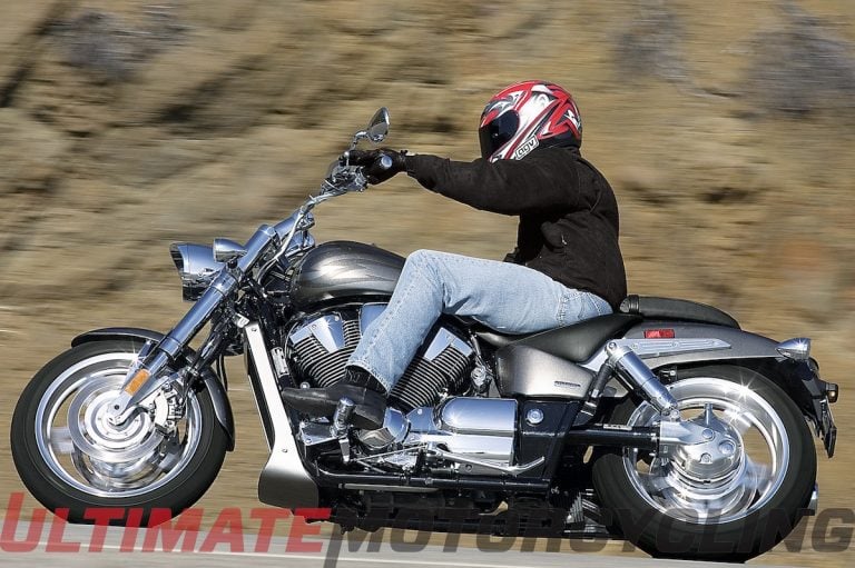 2006 Honda VTX1800F Retro Review | Refined Tough Guy