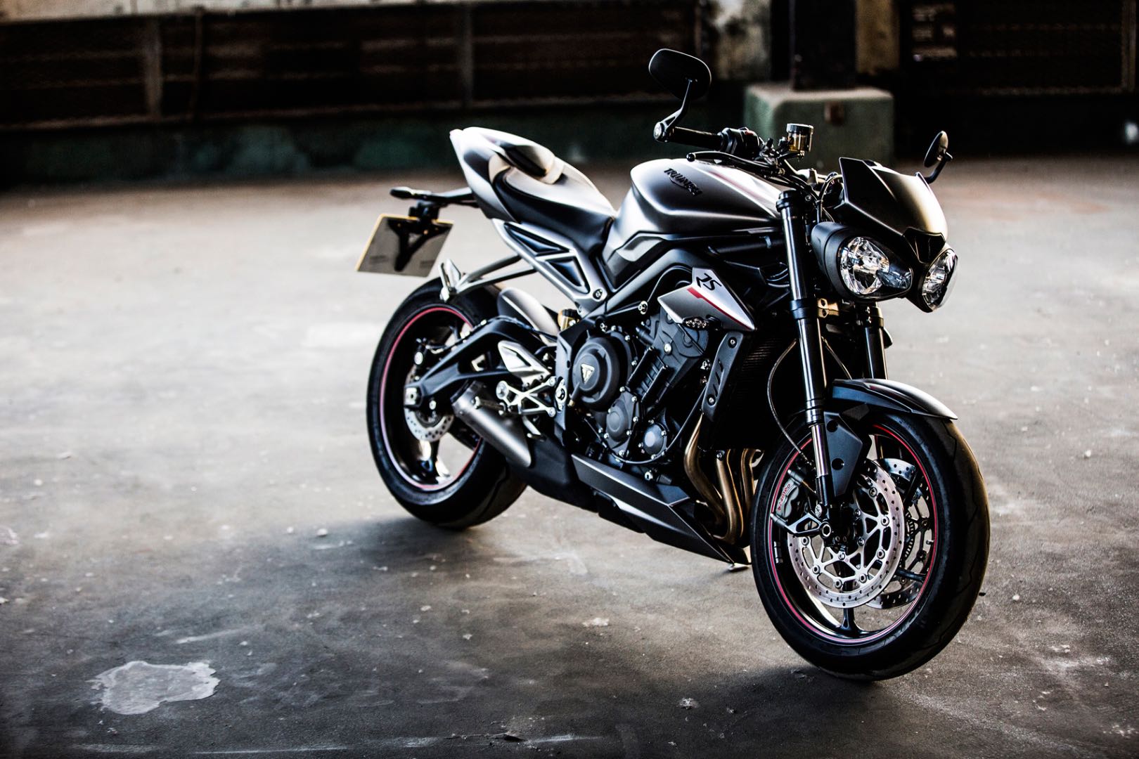 Street triple outlet r black phantom