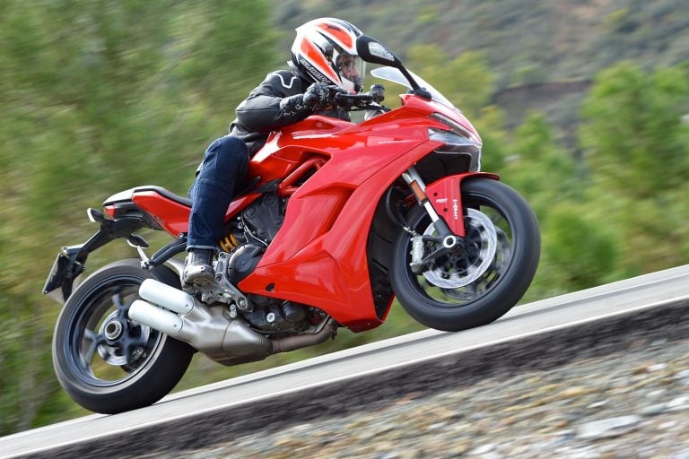 2017 Ducati SuperSport Review: Filling The Gap | Base and S Model Test