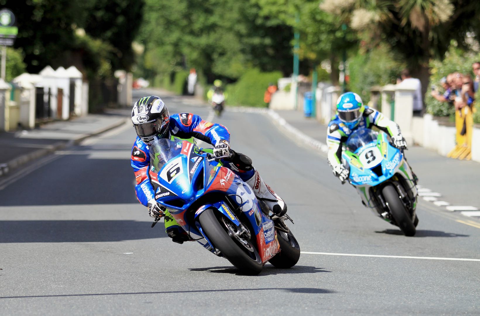 2017 Isle of Man TT Saturday Qualifying: Suzuki's Michael Dunlop