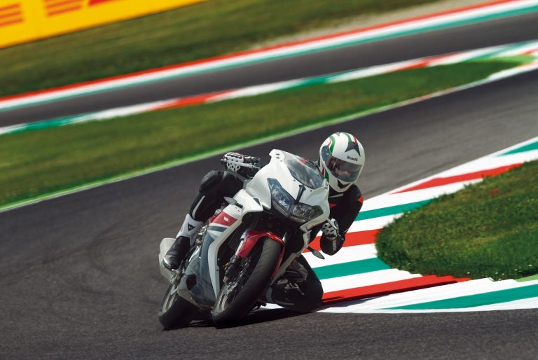 Benelli 302R Unveiled: Building on Quarter-Liter Sportbike Craving (Photos & Video)