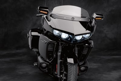 2018 Yamaha Star Eluder headlights