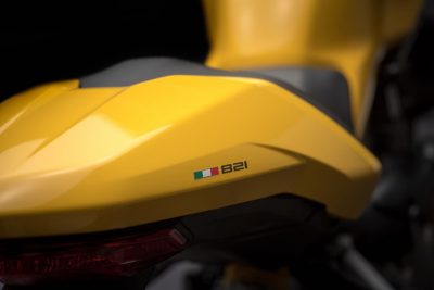 2018 Ducati Monster 821 First Look tail piece