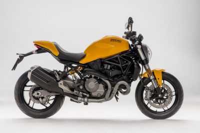 2018 Ducati Monster 821 First Look yellow