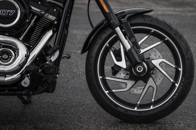 2018 Harley-Davidson Sport Glide wheels