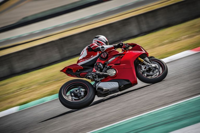 2018 Ducati Panigale V4 First Look |  12 Fast Facts (Video)