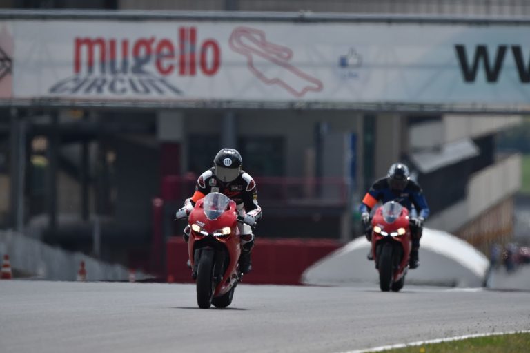 Leod Escapes Ultimate Vacation: Abusing your Passport and Knee Sliders