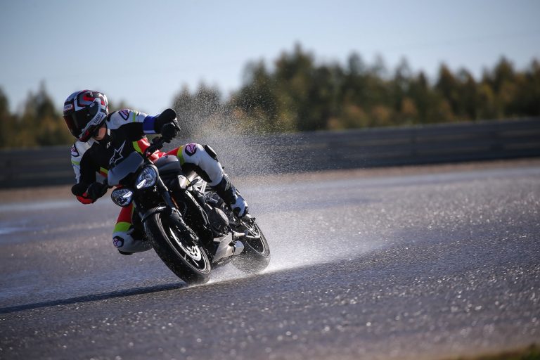 Michelin Road 5 Sport Touring Tire review