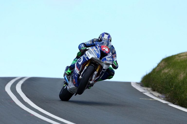 Michael Dunlop Leads Lineup for 2018 Isle of Man TT Superbike Races