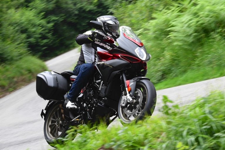 2018 MV Agusta Turismo Veloce 800 Lusso SCS Review | 27 Fast Facts