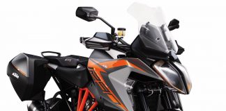 2019 KTM 1290 Super Duke GT First Look (9 Fast Facts) 2019 KTM 1290 Super Duke GT 3/4 view