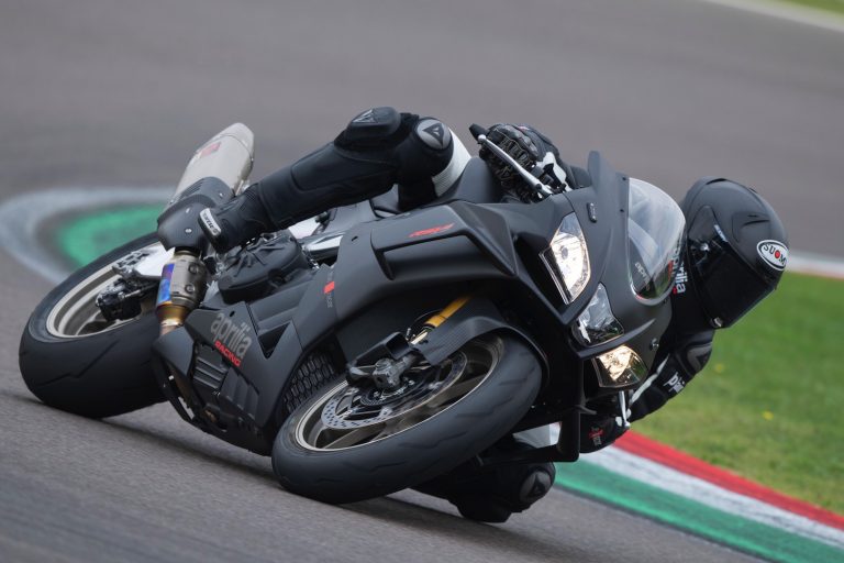 2019 Aprilia RSV4 1100 Factory First Look (12 Fast Facts) 2019 Aprilia RSV4 1100 Factory First Look (12 Fast Facts)