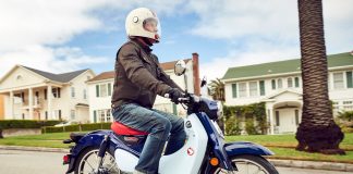 2019 Honda Super Cub C125 ABS Review (16 Fast Facts) 2019 Honda Super Cub C125 ABS Review - urban motorcycle