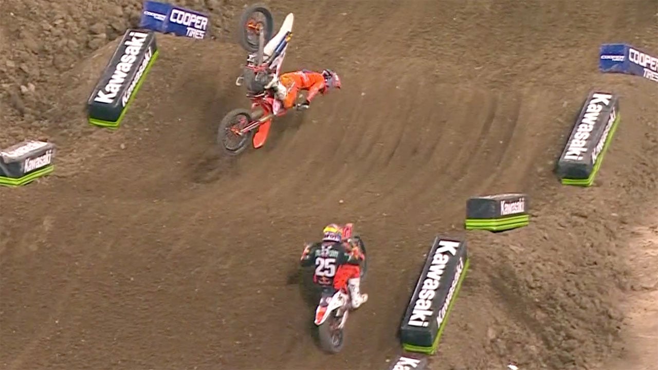 2019 Minneapolis Supercross Results and Coverage - Baggett crash