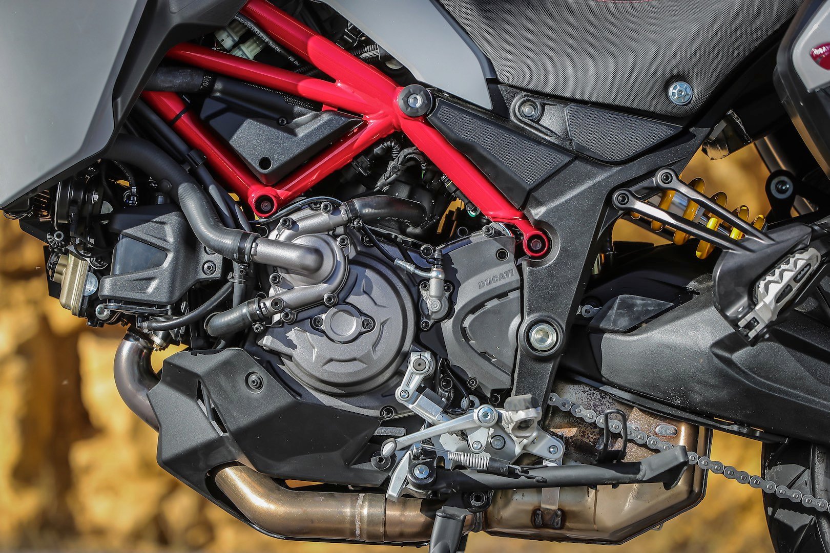 2019 Ducati Multistrada 950 S Review - left motor
