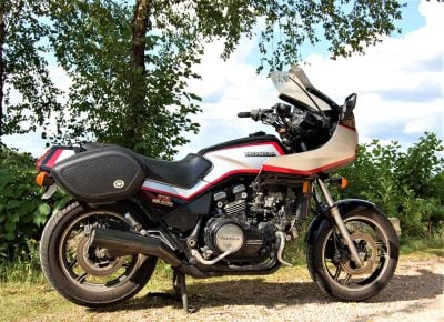 The optional frame-mount fairing gives the V65 real sport-touring cred—the 102 hp V4 mill gives it sportbike juice.
