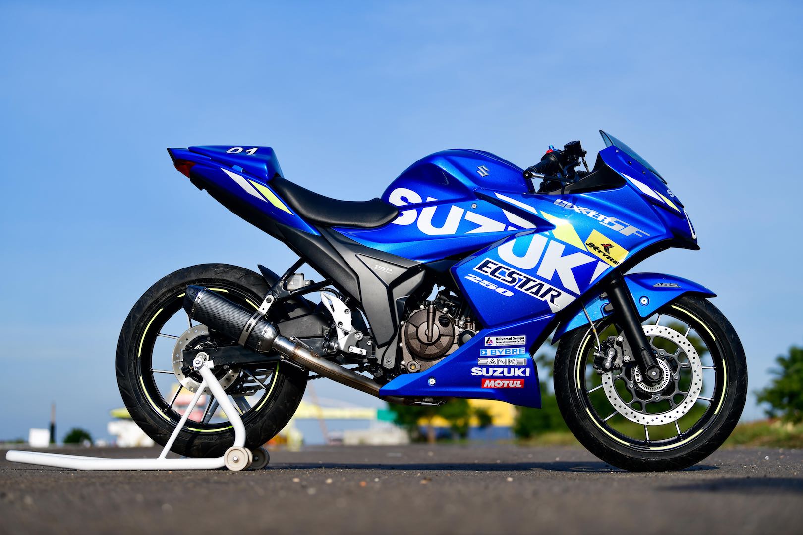 Suzuki Gixxer SF 250 MotoGP Edition Unveiled First Look Suzuki Gixxer SF 250 MotoGP Edition Unveiled First Look