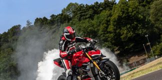Ducati Streetfighter V4 S Claims ‘Most Beautiful Bike’ of EICMA 2019 Streetfighter V4 S burnout