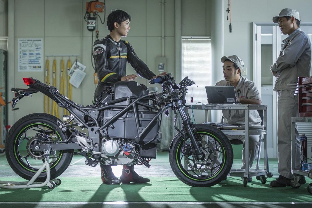 Kawasaki Electric Motorcycle First Look (8 Fast Facts)