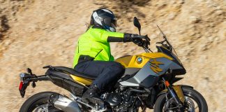 2020 BMW F 900 XR Review: Touring to Commuting (14 Fast Facts) F 900 XR price