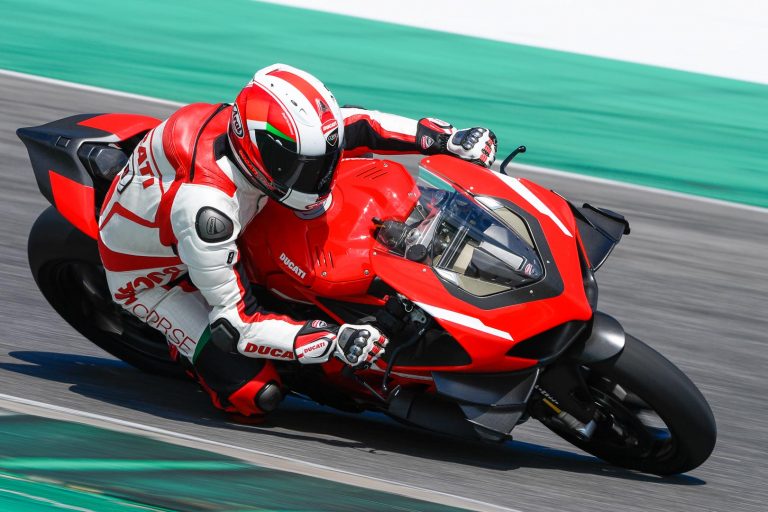 First Ducati Superleggera V4 Delivered In Borgo Panigale: 001/500