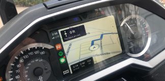 Rever On Apple CarPlay: Motorcycle Navigation App Rever on Apple CarPlay
