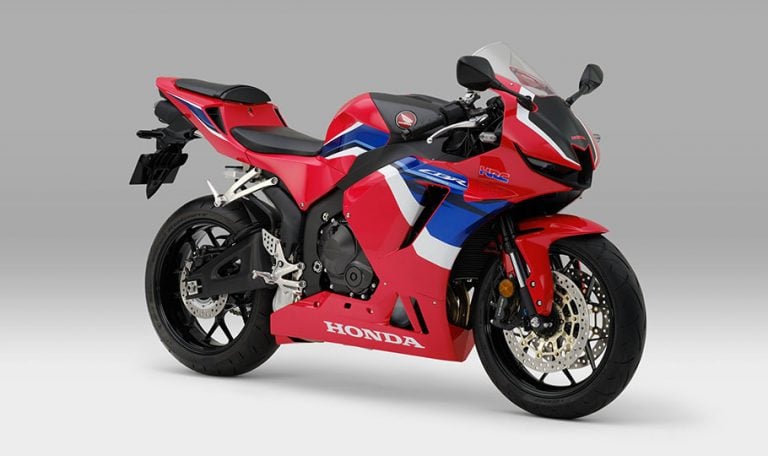 HONDA CBR600RR 2021 フロントカウル トリコロール 2021 Honda CBR600RR First Look (9 Fast Facts from Japan)