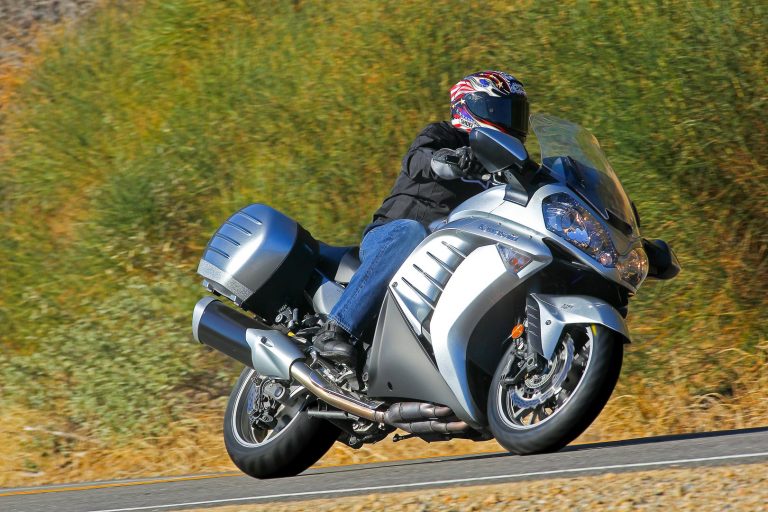 Dunlop Sportmax Roadsmart IV First Look (8 Fast Facts)