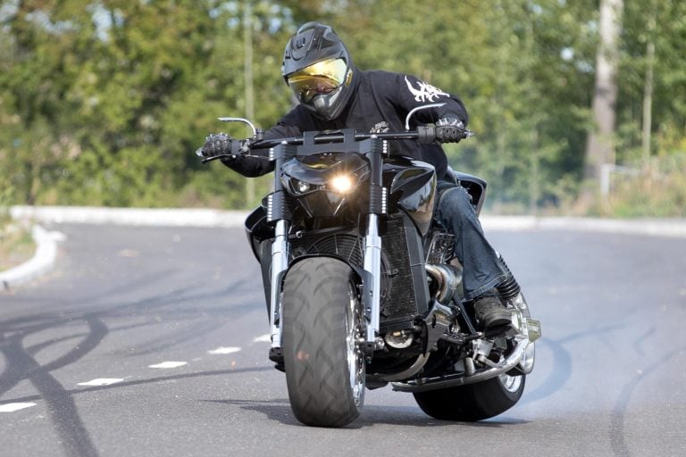 Bee-One Cycles Bomb Boss: V8 Custom Motorcycle