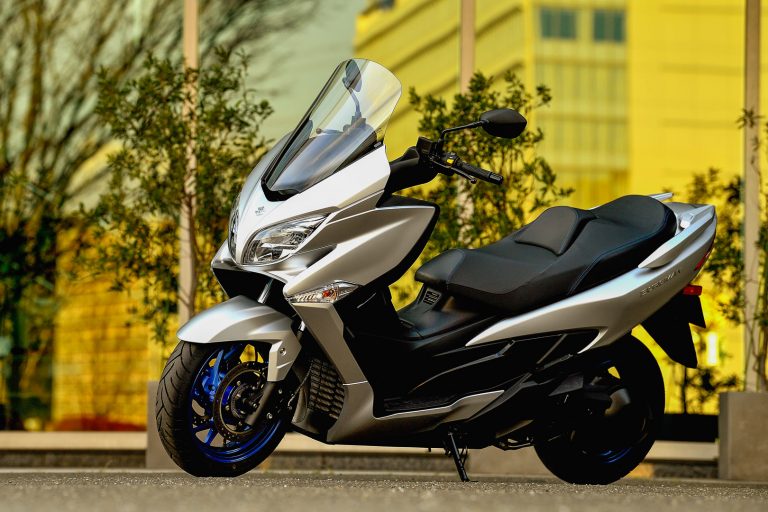 2022 Suzuki Burgman 400 First Look: Motor and Electronics Updates 2022 Suzuki Burgman 400 First Look: Motor and Electronics Updates