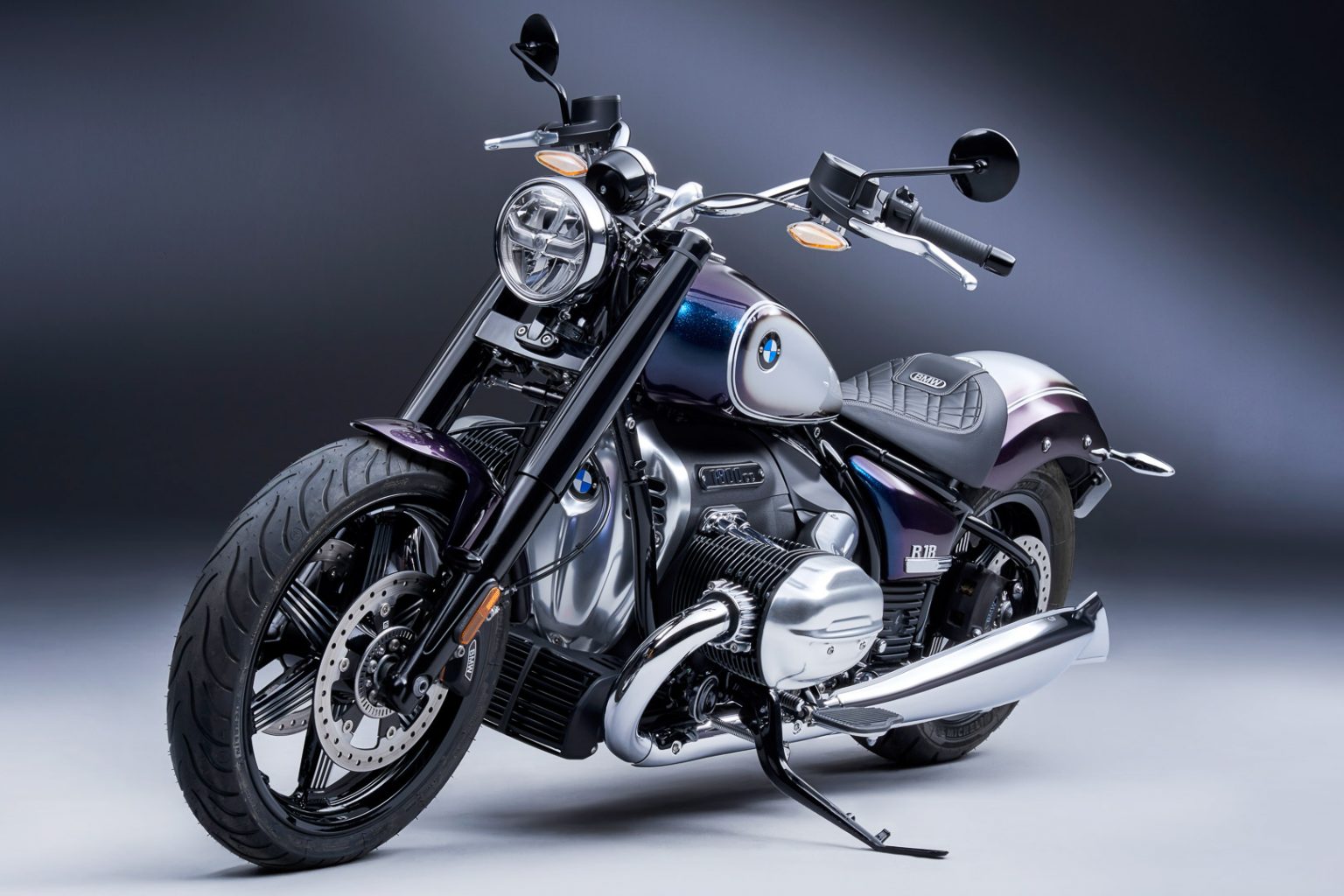 2022 BMW R 18 and R 18 Classic First Look (6 Fast Facts)