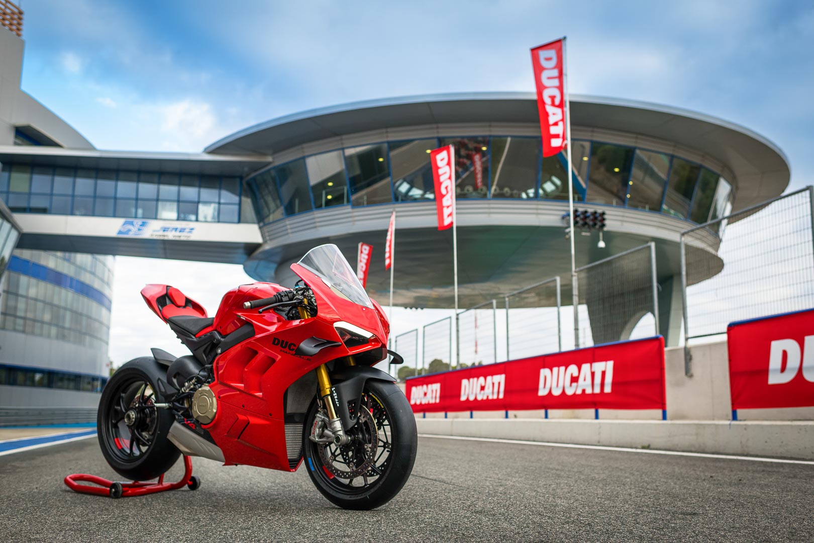 New Ducati Panigale V4S Review 2022