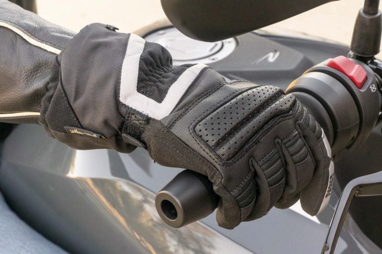iXS Vail 3.0 ST Review [Women’s Winter Motorcycle Gloves]