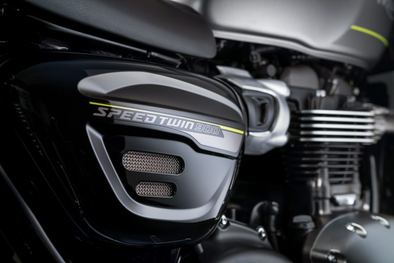 2023 Triumph Speed Twin 900 First Look [Fast Facts + 20 Photos]