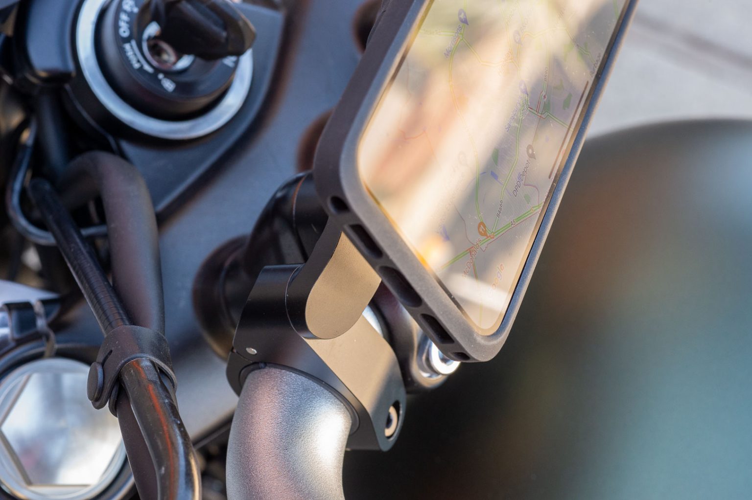 Peak Design Motorcycle Bar Mount Review [For Smartphones]