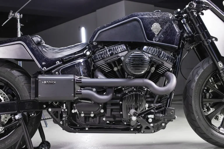 RCxCM CosmosCharger Harley-Davidson Street Bob Inside Look