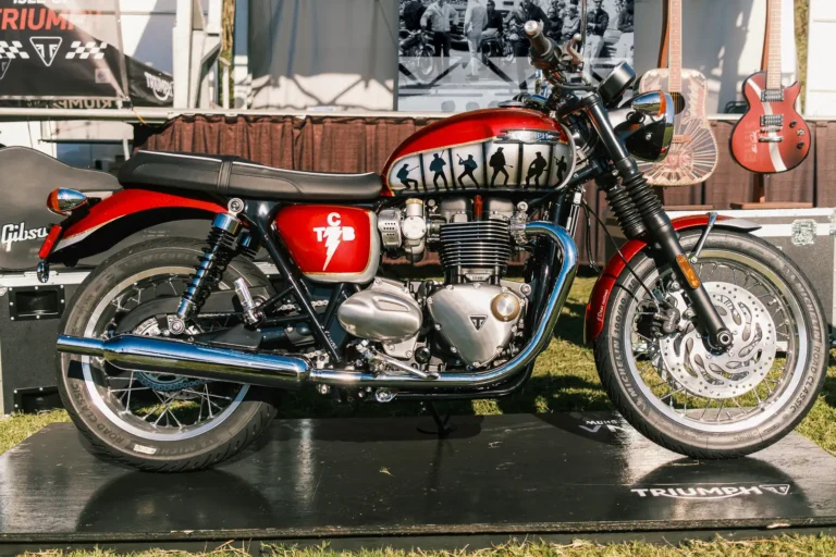 Elvis x Triumph x Gibson = Custom Bonneville and Treasure Hunt